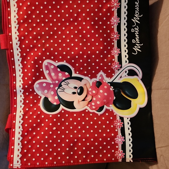DISNEY Minnie Mouse red tote bag with small Minnie Mouse stuffed character - Picture 2 of 16